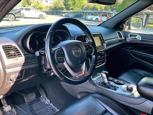 Used 2021 Jeep Grand Cherokee Limited image 13