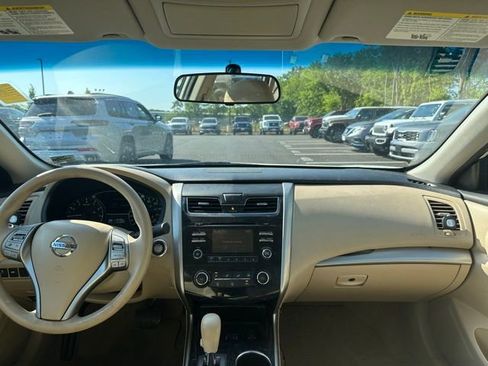 Used 2014 Nissan Altima 2.5 S w/ Display Audio Package FWD image 25