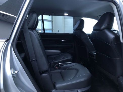 Certified 2025 Toyota Grand Highlander AWD image 23