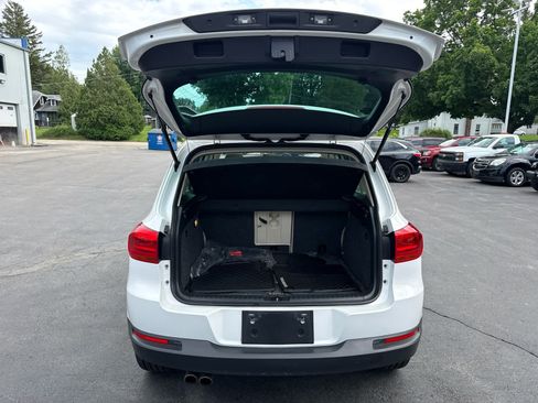 Used 2012 Volkswagen Tiguan SE AWD/4WD image 15