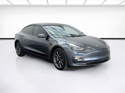Used 2023 Tesla Model 3 Standard Range RWD image 3