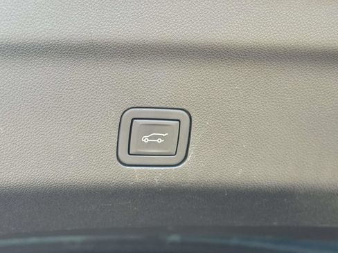 Used 2024 Chevrolet Tahoe LT AWD/4WD image 11