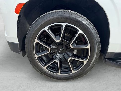 Used 2023 Chevrolet Suburban RST w/ Luxury Package image 23