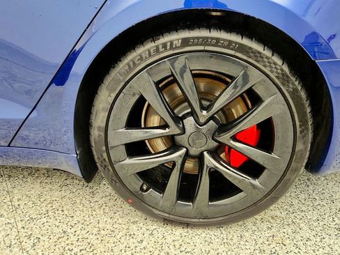 Used 2021 Tesla Model S Plaid image 9