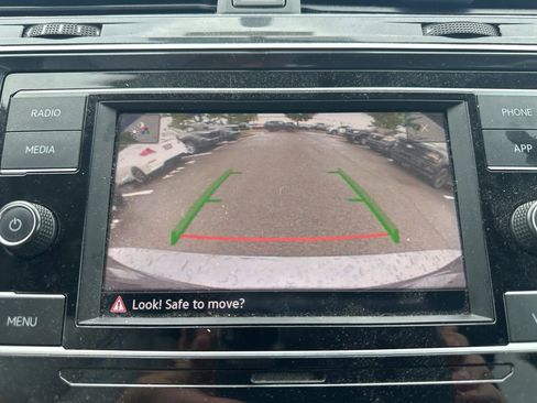Used 2020 Volkswagen Tiguan S FWD image 23