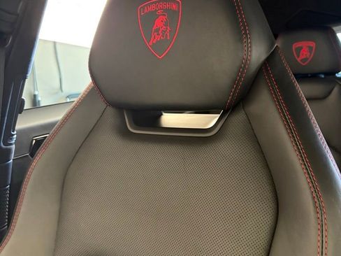 Used 2019 Lamborghini Urus AWD/4WD image 23