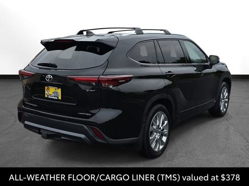 Certified 2025 Toyota Highlander Limited AWD/4WD image 6