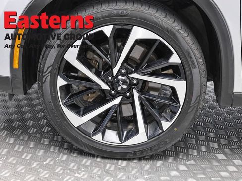 Used 2024 Mitsubishi Outlander SE AWD/4WD image 32