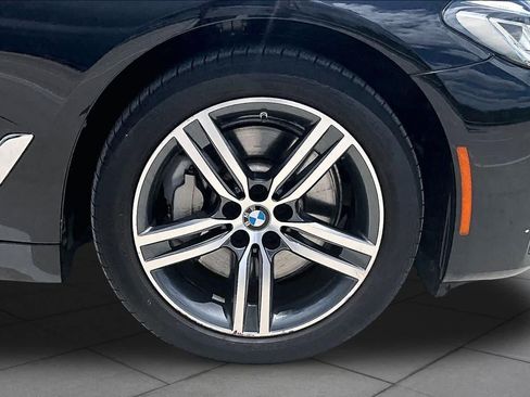 Used 2023 BMW 530i w/ Convenience Package RWD image 10