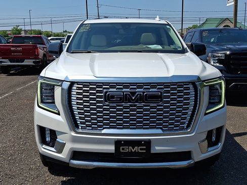 Used 2022 GMC Yukon XL Denali AWD/4WD image 2
