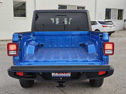 Used 2024 Jeep Gladiator Sport image 10