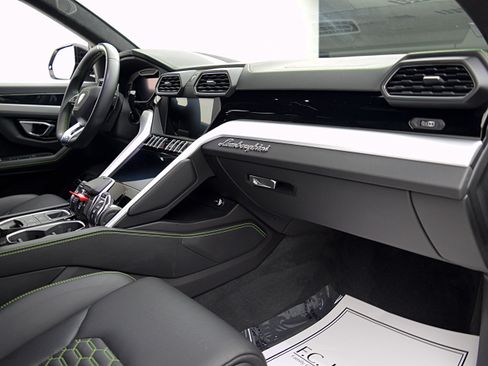 Used 2019 Lamborghini Urus AWD/4WD image 37