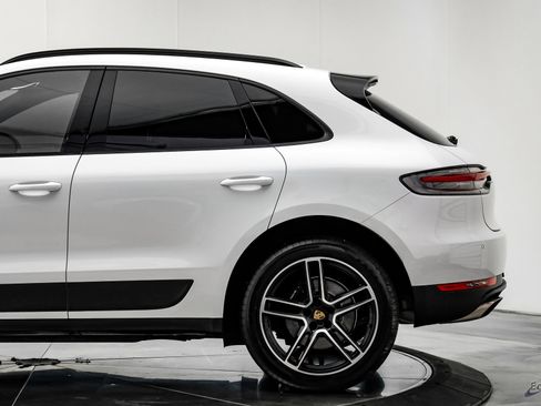 Used 2021 Porsche Macan AWD/4WD image 9