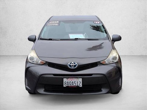 Used 2017 Toyota Prius V Four w/ Carpet Mat Package FWD image 2
