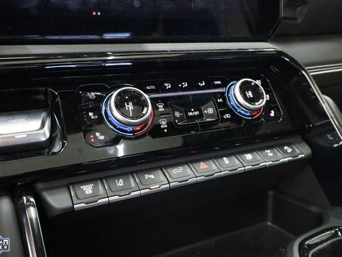 Used 2024 GMC Sierra 2500 AT4X image 21