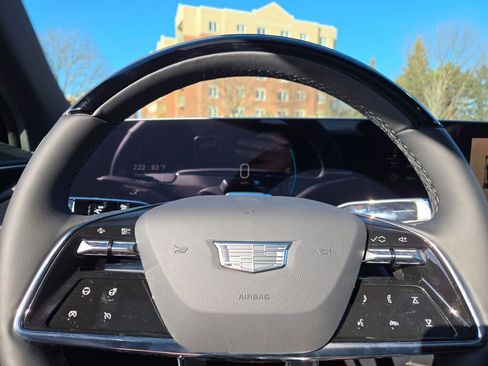 New 2026 Cadillac Lyriq Premium Luxury image 34