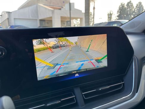 Used 2025 Chevrolet Trax LT image 17