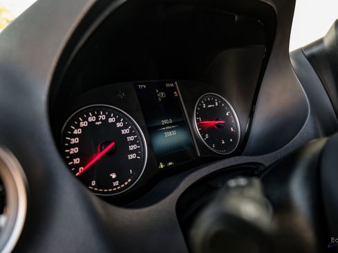 Used 2023 Mercedes-Benz Sprinter 3500 image 34