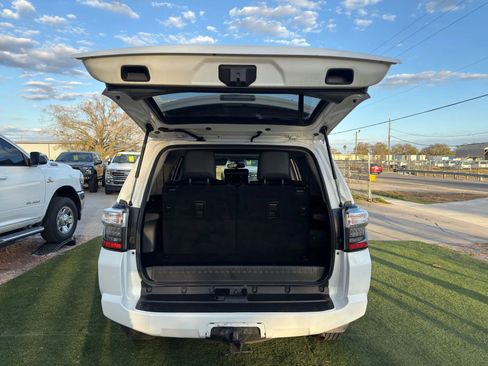 Used 2016 Toyota 4Runner SR5 Premium image 7