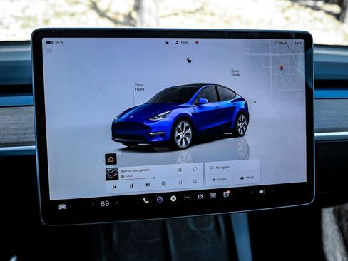 Used 2024 Tesla Model Y Long Range image 15