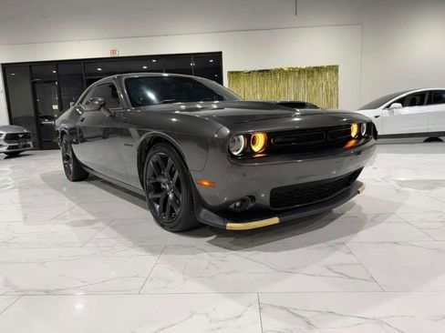 Used 2022 Dodge Challenger R/T w/ Blacktop Package image 3