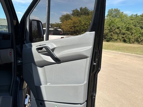 Used 2016 Mercedes-Benz Sprinter 3500 image 36