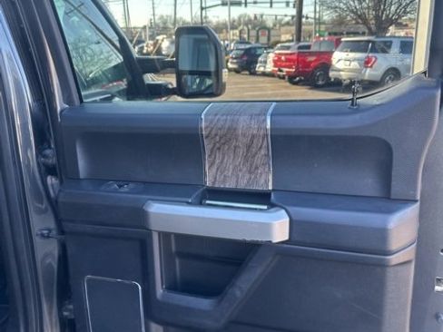Used 2017 Ford F350 Lariat image 23