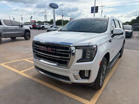 Used 2024 GMC Yukon XL SLT w/ SLT Luxury Package AWD/4WD image 7