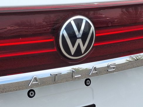 Used 2025 Volkswagen Atlas SE FWD image 30