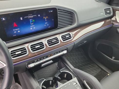 Used 2025 Mercedes-Benz GLS 450 4MATIC image 28