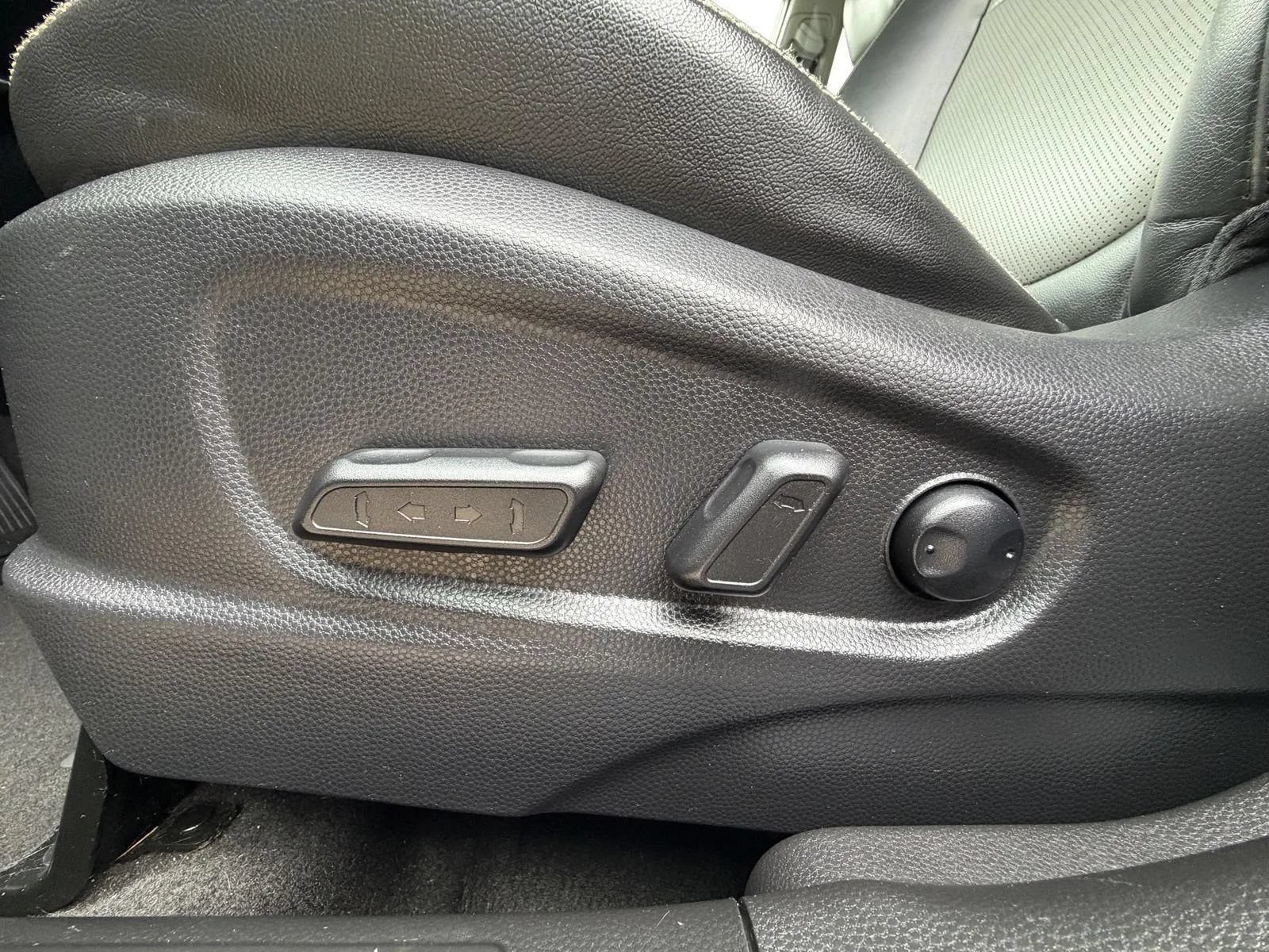 Used 2016 Kia Soul + w/ Primo Package FWD image 26