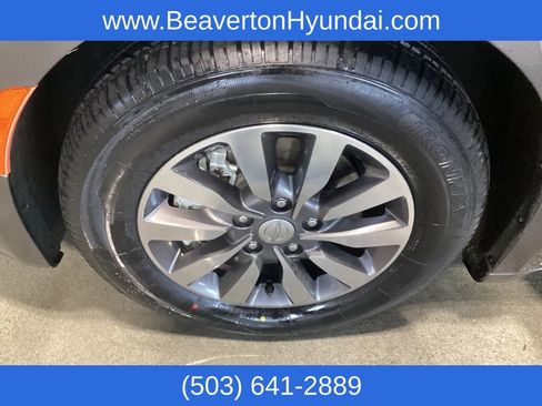 Used 2019 Chrysler Pacifica Limited w/ Advanced Safetytec Group image 17