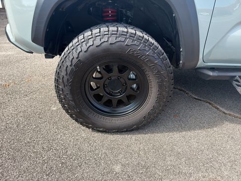 Used 2021 Toyota Tacoma TRD Pro AWD/4WD image 9