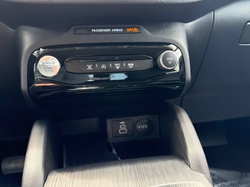 Used 2025 Ford Escape Platinum AWD/4WD image 22