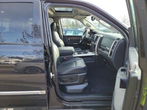 Used 2018 RAM 1500 Laramie w/ Convenience Group AWD/4WD image 15