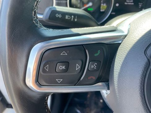 Used 2022 Jeep Wrangler Unlimited Sahara w/ Cold Weather Group AWD/4WD image 13