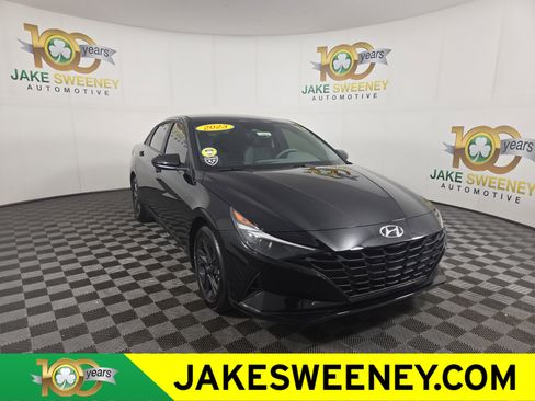 Used 2023 Hyundai Elantra SEL image 1