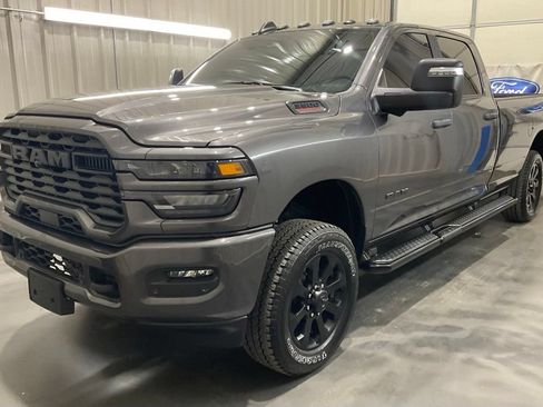 Used 2025 RAM 3500 Big Horn AWD/4WD image 3