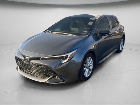 Used 2025 Toyota Corolla SE image 9