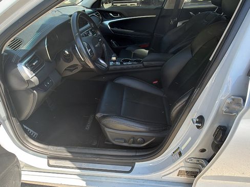 Used 2022 Genesis G70 2.0T image 16