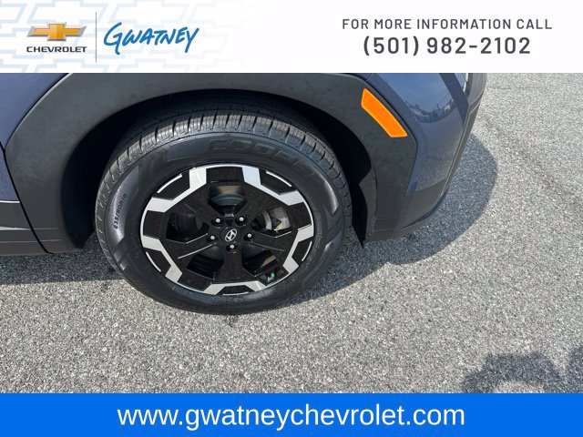 Used 2025 Hyundai Santa Fe SEL FWD image 12