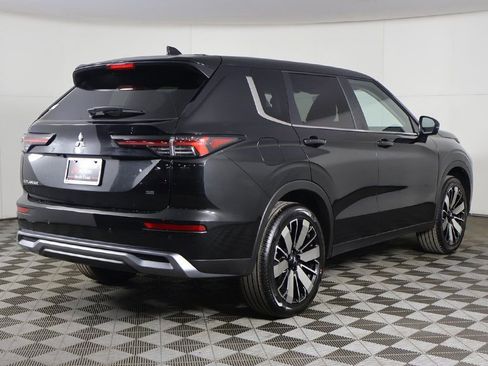 New 2026 Mitsubishi Outlander SE FWD image 12