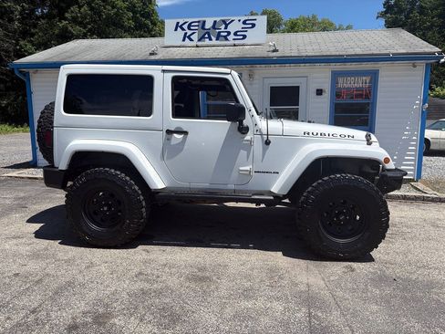 Used 2013 Jeep Wrangler Rubicon AWD/4WD image 2