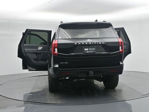 New 2025 Ford Expedition Active image 46