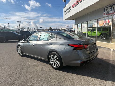 Used 2023 Nissan Altima 2.5 S image 10