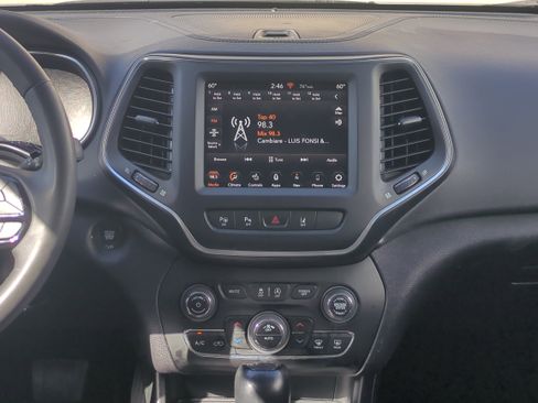 Certified 2023 Jeep Cherokee Altitude Lux image 19