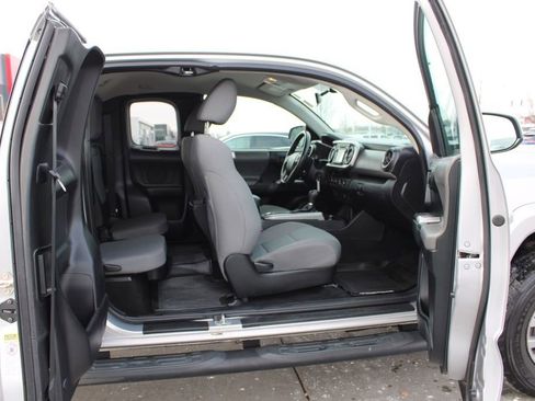 Used 2016 Toyota Tacoma SR5 image 20