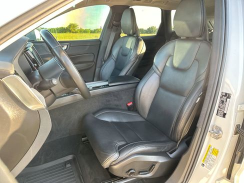 Used 2020 Volvo XC60 T6 Inscription w/ Protection Package Premier image 17