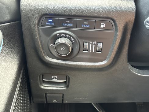 Used 2022 Jeep Grand Cherokee Trailhawk w/ Luxury Tech Group III AWD/4WD image 30