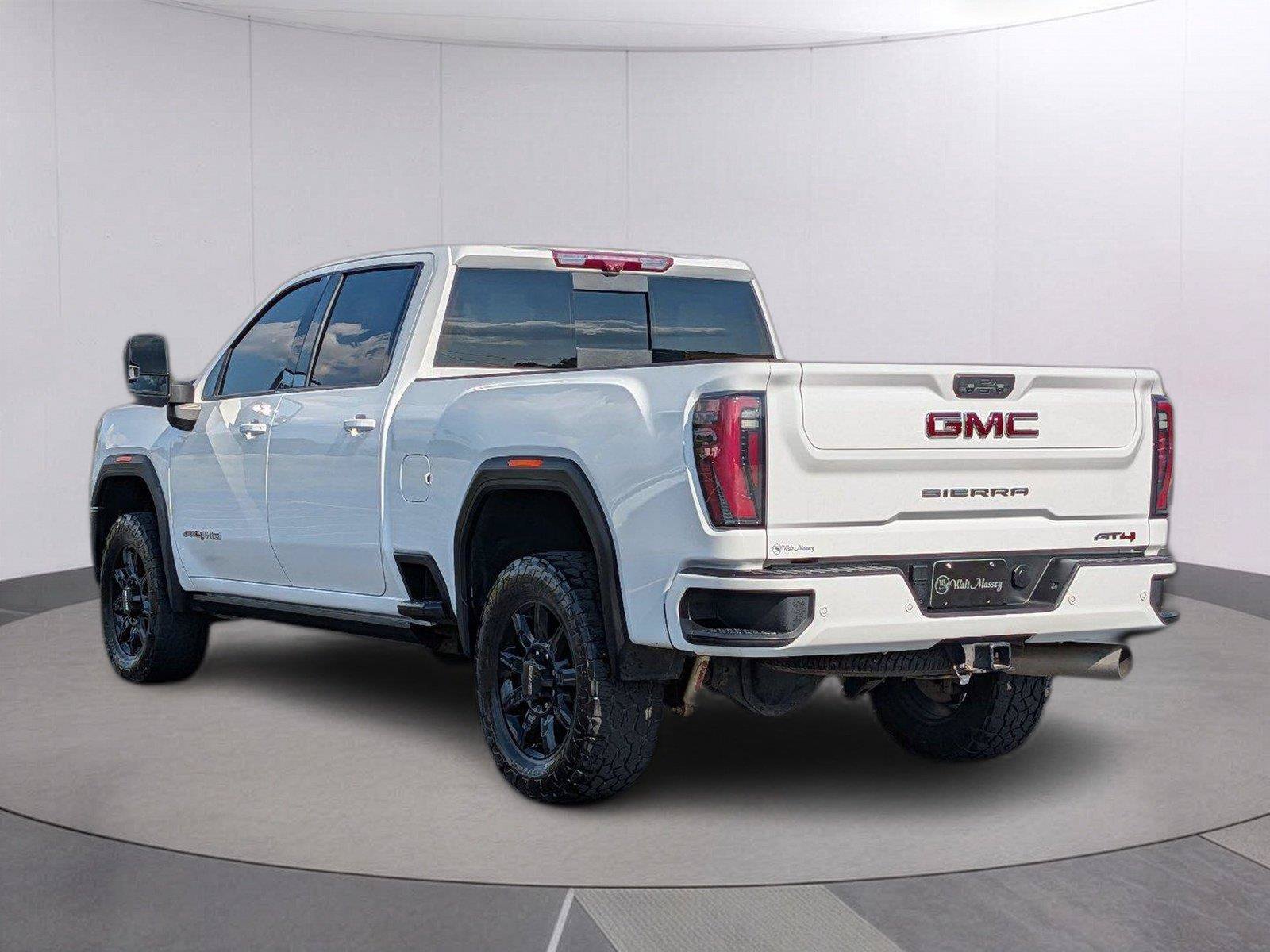 Used 2025 GMC Sierra 3500 AT4 w/ AT4 Premium Plus Package AWD/4WD image 3